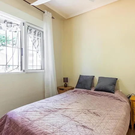 2 Bedroom Cozy In