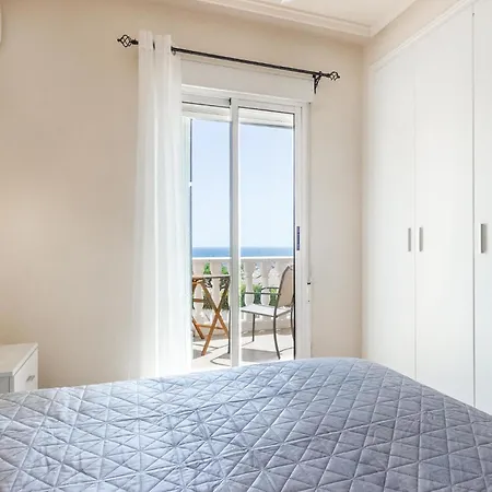 2 Bedroom Cozy In Holiday home